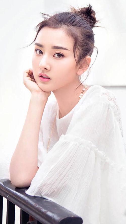 娱乐圈爆料王俊凯和李现,娱乐圈新火花引热议