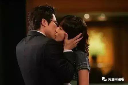 爱人韩国在线观看,跟随爱人韩国之旅，在线共赏异国风情