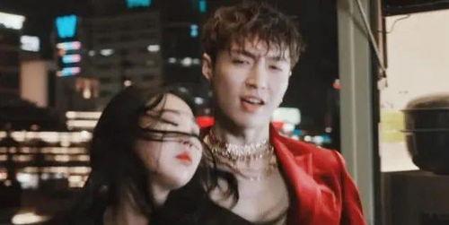 张艺兴朋友爆料视频,揭秘艺兴幕后故事，独家视频曝光